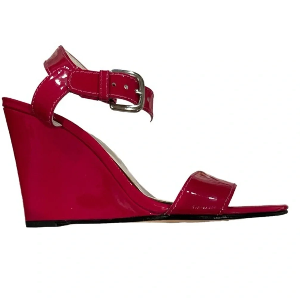 Stuart Weitzman buckle adjustable